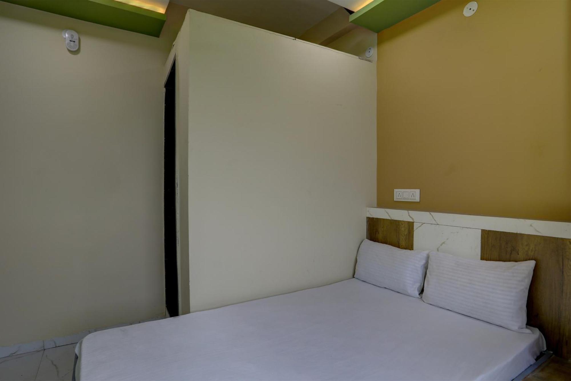 Spot On Hotel Ronak Place インドール エクステリア 写真