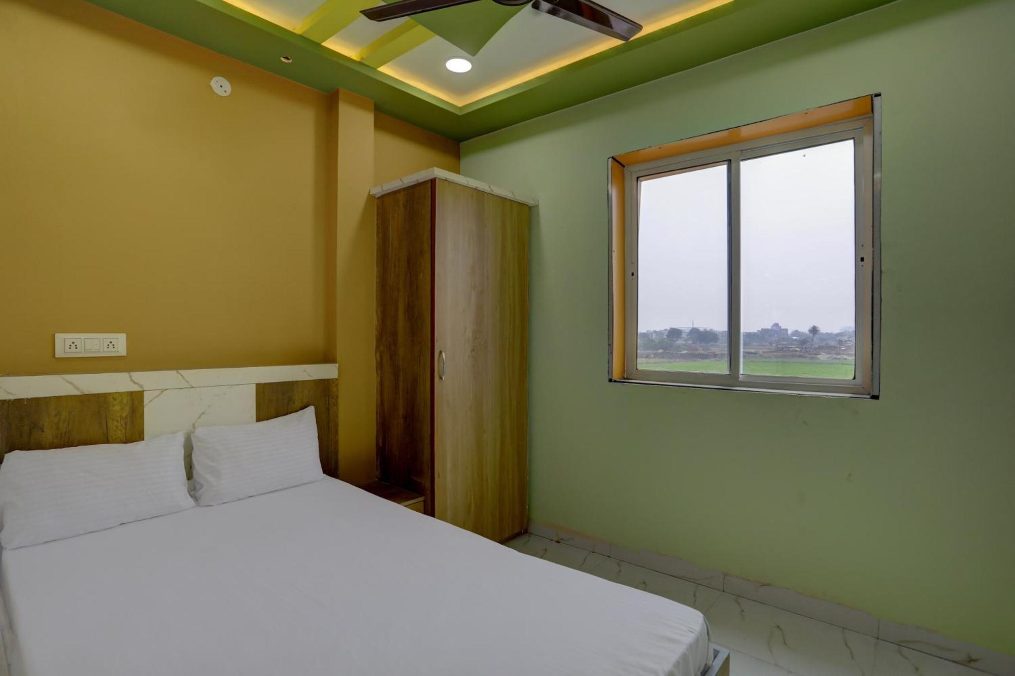 Spot On Hotel Ronak Place インドール エクステリア 写真