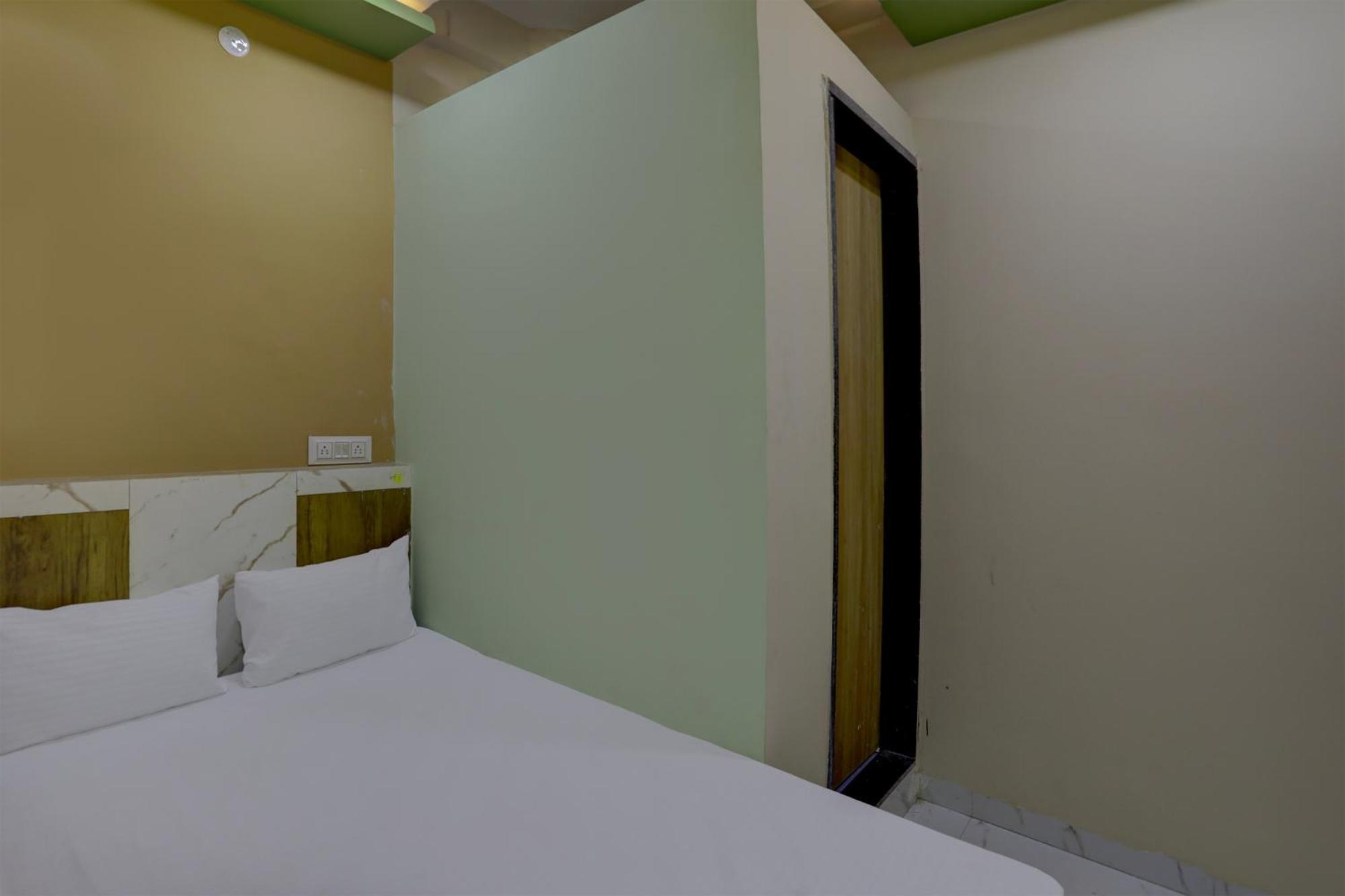 Spot On Hotel Ronak Place インドール エクステリア 写真
