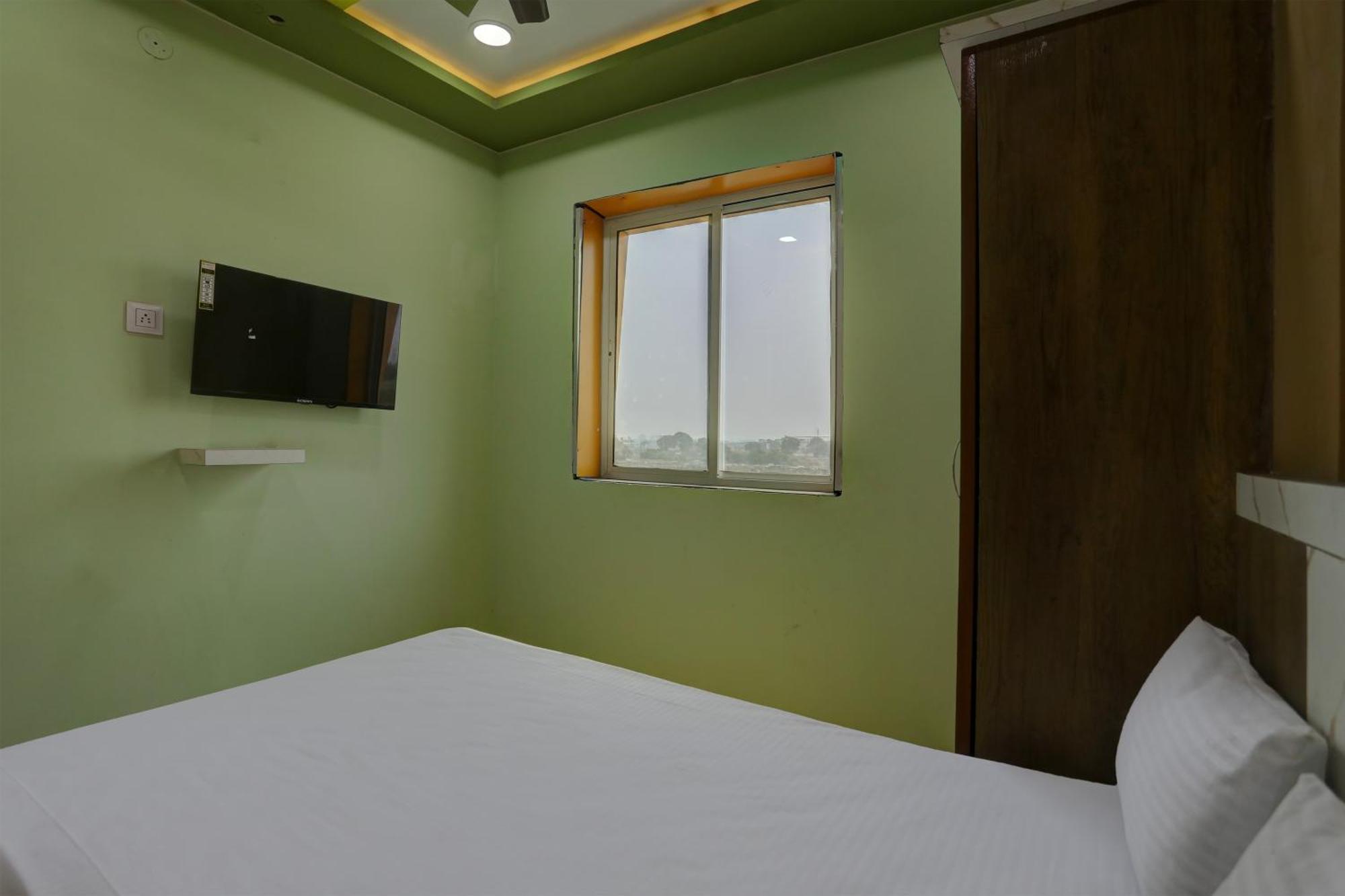 Spot On Hotel Ronak Place インドール エクステリア 写真